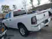 2018 Ram 1500 Tradesman z VIN 1C6RR6FG3JS325422, wystawiony jako IAAI lot #41674052 z przebiegiem 136 502 mil mil oraz . Historia ofert i sprzedaży dostępna na DreamBid. Obrazek 14.