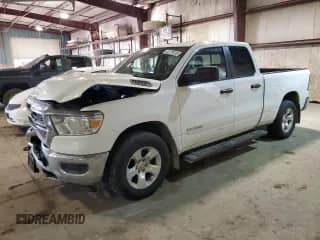 2021 Ram 1500 Tradesman z VIN 1C6SRFCT6MN815195, wystawiony jako Copart lot #42727075 z przebiegiem 64 121 mil mil oraz Szkoda całkowita • Salvage title. Historia ofert i sprzedaży dostępna na DreamBid. Obrazek 1.