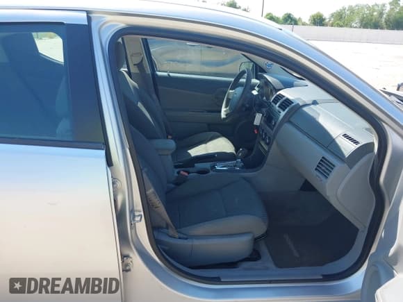 ✅ 2008 Dodge Avenger SE • VIN: 1B3LC46K68N611672 • Лот: 43344463. Опубликован ранее на IAAI с пробегом 287 753 миль. Бесплатный доступ к архиву аукционных продаж из США и подробный отчёт об истории автомобиля на DreamBid. Изображение 5.