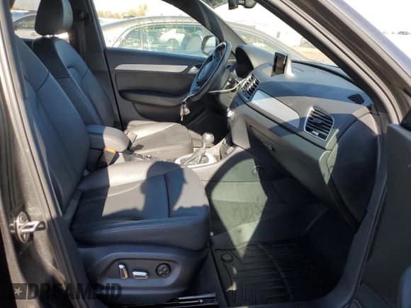 ✅ 2018 Audi Q3 Premium • VIN: WA1ECCFS6JR029419 • Lot: 64406162. Wystawiony na Copart z przebiegiem 47 829 mil. Bezpłatny archiwum sprzedaży aukcyjnych z USA i szczegółowy raport historii pojazdu na DreamBid. Zdjęcie 5.