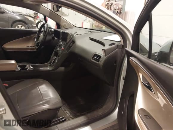 ✅ 2011 Chevrolet Volt • VIN: 1G1RD6E42BU101507 • Лот: 43661036. Опубликован ранее на IAAI с пробегом 309 225 миль. Бесплатный доступ к архиву аукционных продаж из США и подробный отчёт об истории автомобиля на DreamBid. Изображение 5.