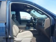 ✅ 2020 Chevrolet Silverado 1500 RST • VIN: 3GCUYEED2LG129800 • Lot: 42232131. Wystawiony na IAAI z przebiegiem 117 768 mil. Bezpłatny archiwum sprzedaży aukcyjnych z USA i szczegółowy raport historii pojazdu na DreamBid. Zdjęcie 5.