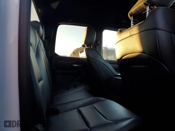 ✅ 2022 Ram 1500 Tradesman • VIN: 1C6SRFCT1NN246449 • Лот: 79855074. Опубликован ранее на Copart с пробегом 56 984 миль. Бесплатный доступ к архиву аукционных продаж из США и подробный отчёт об истории автомобиля на DreamBid. Изображение 10.