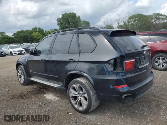 ✅ 2012 BMW X5 50i • VIN: 5UXZV8C51CL424965 • Лот: 64414455. Опубликован ранее на Copart с пробегом 121 894 миль. Бесплатный доступ к архиву аукционных продаж из США и подробный отчёт об истории автомобиля на DreamBid. Изображение 2.