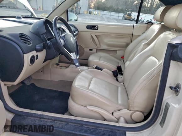 ✅ 2009 Volkswagen Beetle S • VIN: 3VWRG31Y99M400641 • Lot: 96970915. Listed on Copart with 200,413 mi. Free auction sales archive from the USA and detailed vehicle history report at DreamBid. Image 7.