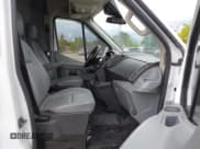 ✅ 2018 Ford Transit • VIN: 1FTYR2XM3JKA61961 • Lot: 43261831. Wystawiony na IAAI z przebiegiem 278 043 mil. Bezpłatny archiwum sprzedaży aukcyjnych z USA i szczegółowy raport historii pojazdu na DreamBid. Zdjęcie 5.