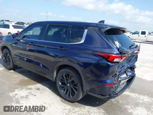 ✅ 2022 Mitsubishi Outlander SE • VIN: JA4J3UA80NZ065158 • Lot: 42538514. Listed on IAAI with 70,400 mi. Free auction sales archive from the USA and detailed vehicle history report at DreamBid. Image 3.