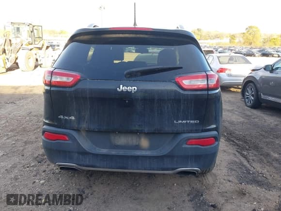 ✅ 2015 Jeep Cherokee Limited • VIN: 1C4PJMDS2FW662540 • Lot: 43628701. Listed on IAAI with 130,901 mi. Free auction sales archive from the USA and detailed vehicle history report at DreamBid. Image 16.