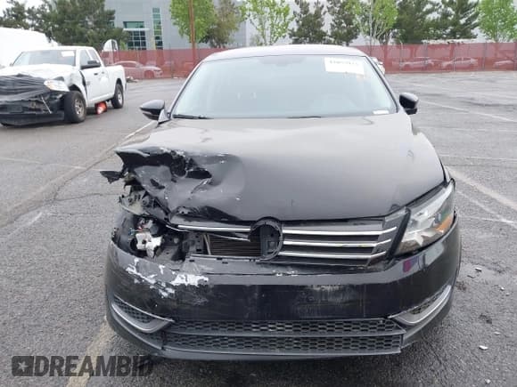 ✅ 2012 Volkswagen Passat S • VIN: 1VWAP7A36CC061323 • Lot: 42057975. Wystawiony na IAAI z przebiegiem 169 588 mil. Bezpłatny archiwum sprzedaży aukcyjnych z USA i szczegółowy raport historii pojazdu na DreamBid. Zdjęcie 6.