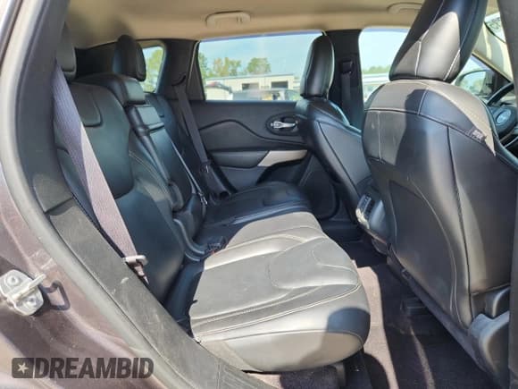 ✅ 2017 Jeep Cherokee Latitude • VIN: 1C4PJMCB7HW570103 • Lot: 80290335. Wystawiony na Copart z przebiegiem 118 591 mil. Bezpłatny archiwum sprzedaży aukcyjnych z USA i szczegółowy raport historii pojazdu na DreamBid. Zdjęcie 11.