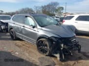 ✅ 2022 Volkswagen Tiguan SE R-Line Black • VIN: 3VV8B7AXXNM041887 • Лот: 43654622. Опубликован ранее на IAAI с пробегом 61 461 миль. Бесплатный доступ к архиву аукционных продаж из США и подробный отчёт об истории автомобиля на DreamBid. Изображение 1.