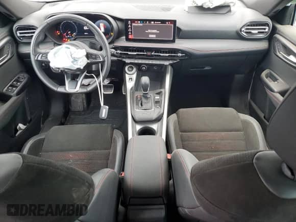 2024 Dodge Hornet GT z VIN ZACNDFAN4R3A22427, wystawiony jako Copart lot #56179305 z przebiegiem 10 315 mil mil oraz Szkoda całkowita • Salvage title. Historia ofert i sprzedaży dostępna na DreamBid. Obrazek 8.