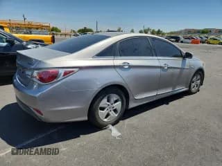 ✅ 2012 Hyundai Sonata Hybrid • VIN: KMHEC4A44CA041652 • Lot: 68708805. Listed on Copart with 110,995 mi. Free auction sales archive from the USA and detailed vehicle history report at DreamBid. Image 3.