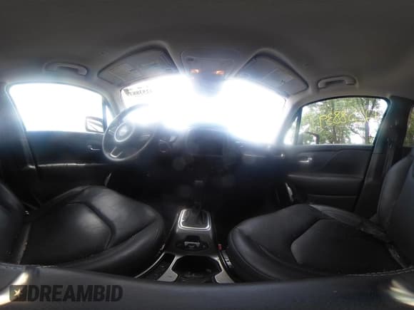 ✅ 2021 Jeep Renegade Limited • VIN: ZACNJDD15MPM09850 • Lot: 42538839. Wystawiony na IAAI z przebiegiem 46 349 mil. Bezpłatny archiwum sprzedaży aukcyjnych z USA i szczegółowy raport historii pojazdu na DreamBid. Zdjęcie 18.