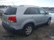 ✅ 2013 Kia Sorento LX • VIN: 5XYKTDA22DG327524 • Lot: 43906346. Listed on IAAI with 185,455 mi. Free auction sales archive from the USA and detailed vehicle history report at DreamBid. Image 4.