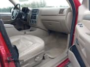 ✅ 2005 Ford Explorer XLT • VIN: 1FMZU73KX5UA43015 • Lot: 42596084. Listed on IAAI with 181,847 mi. Free auction sales archive from the USA and detailed vehicle history report at DreamBid. Image 5.