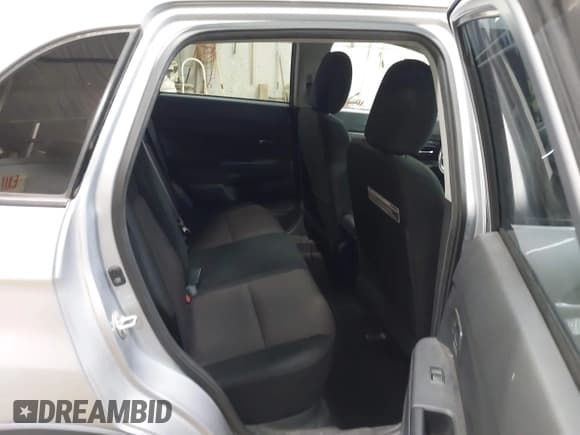 ✅ 2017 Mitsubishi Outlander ES • VIN: JA4AP3AU2HZ032372 • Lot: 41976700. Listed on IAAI with 87,827 mi. Free auction sales archive from the USA and detailed vehicle history report at DreamBid. Image 8.