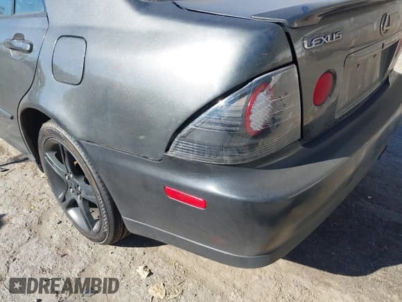 ✅ 2002 Lexus IS 300/350 • VIN: JTHBD192720059359 • Lot: 43560204. Listed on IAAI with 237,025 mi. Free auction sales archive from the USA and detailed vehicle history report at DreamBid. Image 12.