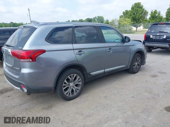 ✅ 2018 Mitsubishi Outlander ES • VIN: JA4AZ3A36JZ042040 • Лот: 42693066. Опубликован ранее на IAAI с пробегом 177 354 миль. Бесплатный доступ к архиву аукционных продаж из США и подробный отчёт об истории автомобиля на DreamBid. Изображение 4.
