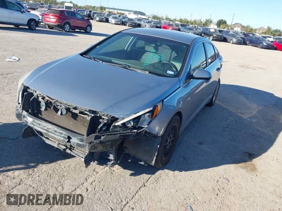 2015 Hyundai Sonata SE с VIN 5NPE24AF5FH000579, выставлен на аукционе IAAI как лот 43589433 с пробегом 94 732 миль миль и . История ставок и продаж доступна на DreamBid. Изображение 2.