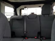 ✅ 2024 Jeep Wrangler Rubicon • VIN: 1C4PJXFG8RW263453 • Lot: 53976365. Wystawiony na Copart z przebiegiem 17 779 mil. Bezpłatny archiwum sprzedaży aukcyjnych z USA i szczegółowy raport historii pojazdu na DreamBid. Zdjęcie 10.