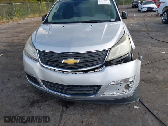 ✅ 2017 Chevrolet Traverse LS • VIN: 1GNKRFED7HJ233366 • Lot: 43344926. Wystawiony na IAAI z przebiegiem 152 354 mil. Bezpłatny archiwum sprzedaży aukcyjnych z USA i szczegółowy raport historii pojazdu na DreamBid. Zdjęcie 17.