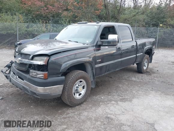 ✅ 2004 Chevrolet Silverado 2500HD LS • VIN: 1GCHK23224F227229 • Lot: 43679148. Wystawiony na IAAI z przebiegiem 171 831 mil. Bezpłatny archiwum sprzedaży aukcyjnych z USA i szczegółowy raport historii pojazdu na DreamBid. Zdjęcie 18.