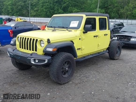 ✅ 2023 Jeep Gladiator Sport S • VIN: 1C6HJTAG8PL535820 • Лот: 42061745. Опубликован ранее на IAAI с пробегом 62 000 миль. Бесплатный доступ к архиву аукционных продаж из США и подробный отчёт об истории автомобиля на DreamBid. Изображение 2.