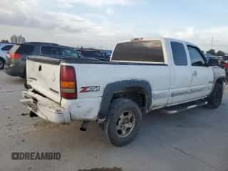 2000 Chevrolet Silverado 1500 LT z VIN 2GCEK19T0Y1372151, wystawiony jako Copart lot #63628314 z przebiegiem 286 923 mil mil oraz Szkoda całkowita • Salvage title. Historia ofert i sprzedaży dostępna na DreamBid. Obrazek 3.