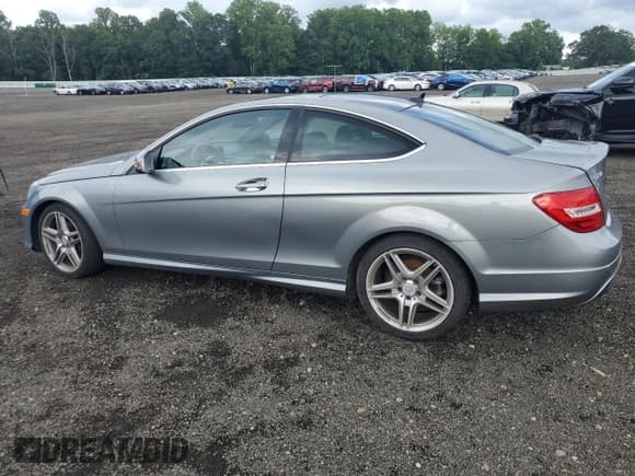 ✅ 2013 Mercedes-Benz C 250 • VIN: WDDGJ4HB4DG025656 • Lot: 63481685. Listed on Copart with 109,924 mi. Free auction sales archive from the USA and detailed vehicle history report at DreamBid. Image 2.