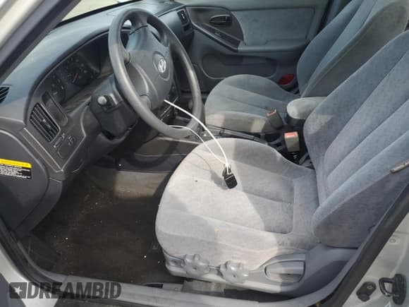 ✅ 2004 Hyundai Elantra GLS • VIN: KMHDN46D34U716390 • Lot: 70503985. Wystawiony na Copart z przebiegiem 33 984 mil. Bezpłatny archiwum sprzedaży aukcyjnych z USA i szczegółowy raport historii pojazdu na DreamBid. Zdjęcie 7.