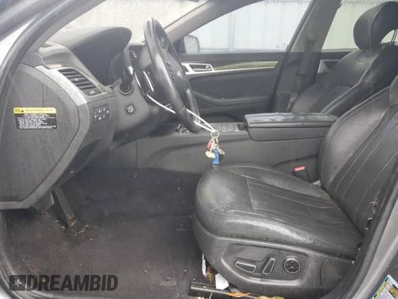 2015 Hyundai Genesis 3.8L with VIN KMHGN4JE6FU075462, listed as a Copart auction lot 82752175 with 195,968 mi miles and Clean title. Bid and sale history available at DreamBid. Image 7.