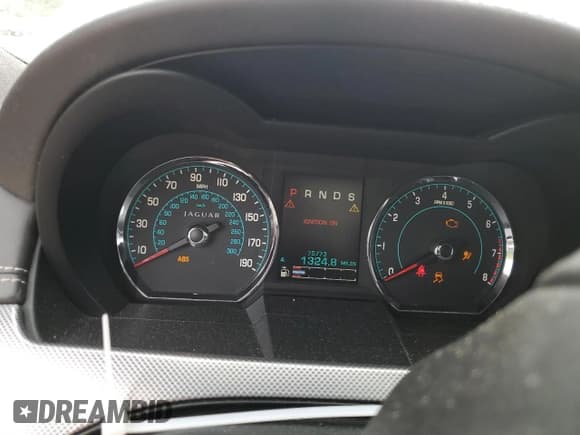 ✅ 2014 Jaguar XK XKR • VIN: SAJWA4EC6EMB54251 • Lot: 59484864. Wystawiony na Copart z przebiegiem 75 773 mil. Bezpłatny archiwum sprzedaży aukcyjnych z USA i szczegółowy raport historii pojazdu na DreamBid. Zdjęcie 9.