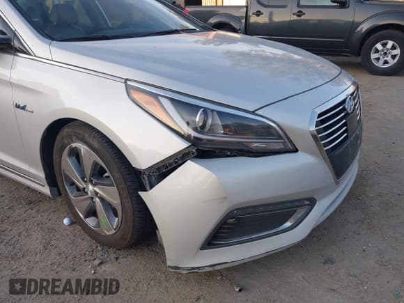 ✅ 2016 Hyundai Sonata Limited • VIN: KMHE34L14GA027596 • Лот: 43608529. Опубликован ранее на IAAI с пробегом 67 173 миль. Бесплатный доступ к архиву аукционных продаж из США и подробный отчёт об истории автомобиля на DreamBid. Изображение 17.