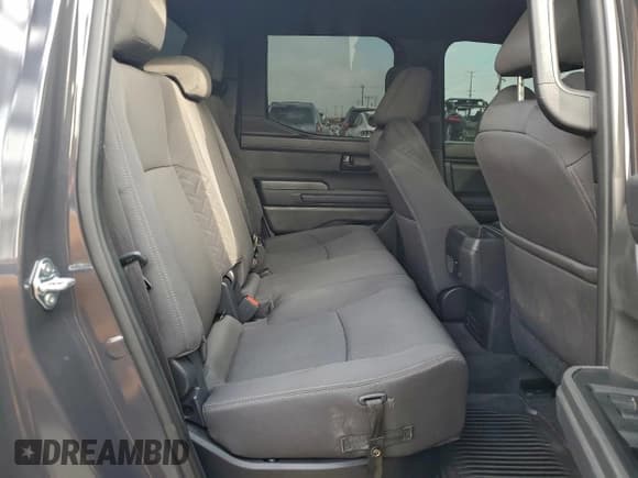 ✅ 2025 Toyota Tacoma SR5 • VIN: 3TMLB5JN9SM125531 • Lot: 94827635. Wystawiony na Copart z przebiegiem 6 018 mil. Bezpłatny archiwum sprzedaży aukcyjnych z USA i szczegółowy raport historii pojazdu na DreamBid. Zdjęcie 10.