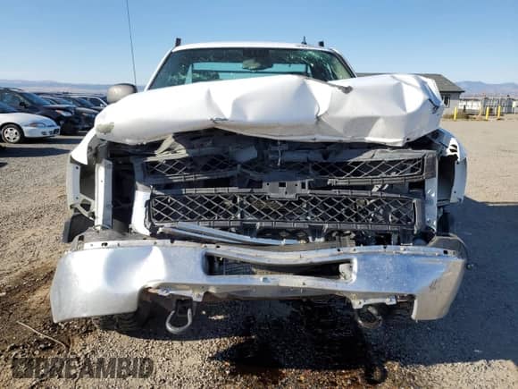 2014 Chevrolet Silverado 3500HD Work Truck z VIN 1GC0KZCG6EF105427, wystawiony jako Copart lot #69698044 z przebiegiem 92 811 mil mil oraz Szkoda całkowita • Salvage title. Historia ofert i sprzedaży dostępna na DreamBid. Obrazek 5.