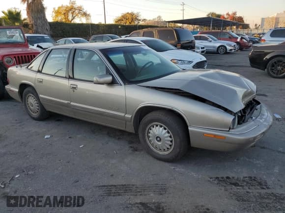 ✅ 1996 Buick Regal Custom • VIN: 2G4WB52K5T1517380 • Lot: 83106314. Listed on Copart with 112,411 mi. Free auction sales archive from the USA and detailed vehicle history report at DreamBid. Image 4.