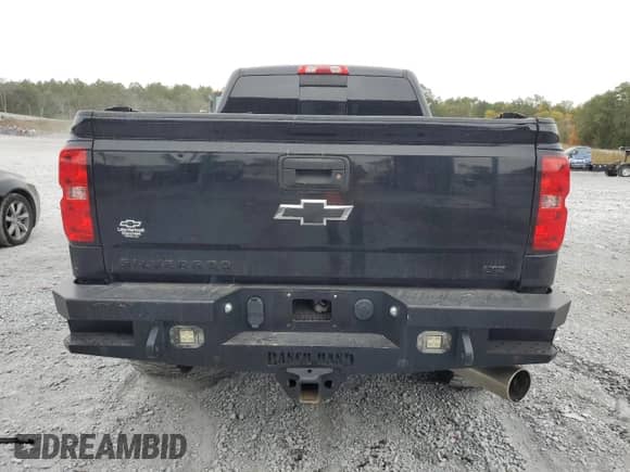 2016 Chevrolet Silverado 3500HD LTZ z VIN 1GC4K0E89GF287467, wystawiony jako Copart lot #79270264 z przebiegiem 147 184 mil mil oraz Szkoda całkowita • Salvage title. Historia ofert i sprzedaży dostępna na DreamBid. Obrazek 6.