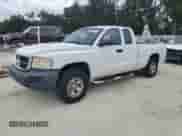 2008 Dodge Dakota ST z VIN 1D7HE22K98S558398, wystawiony jako Copart lot #86100785 z przebiegiem 199 816 mil mil oraz Szkoda całkowita • Salvage title. Historia ofert i sprzedaży dostępna na DreamBid. Obrazek 1.