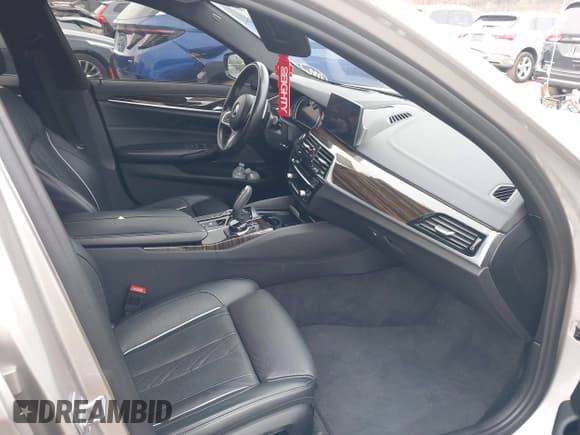 ✅ 2018 BMW 5 Series M550i xDrive • VIN: WBAJB9C55JB287235 • Lot: 41711110. Listed on IAAI with 42,605 mi. Free auction sales archive from the USA and detailed vehicle history report at DreamBid. Image 5.