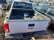 ✅ 2018 Chevrolet Silverado 1500 LTZ • VIN: 3GCUKSEC5JG262474 • Lot: 82337835. Wystawiony na Copart z przebiegiem 109 323 mil. Bezpłatny archiwum sprzedaży aukcyjnych z USA i szczegółowy raport historii pojazdu na DreamBid. Zdjęcie 6.
