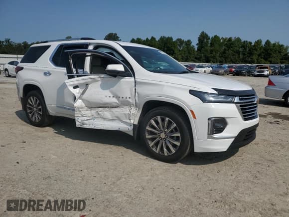 ✅ 2023 Chevrolet Traverse Premier • VIN: 1GNERKKW8PJ269562 • Lot: 70508344. Wystawiony na Copart z przebiegiem 9 488 mil. Bezpłatny archiwum sprzedaży aukcyjnych z USA i szczegółowy raport historii pojazdu na DreamBid. Zdjęcie 4.
