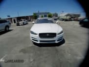 ✅ 2017 Jaguar XE 25t Prestige • VIN: SAJAE4BG1HA952939 • Lot: 63829485. Wystawiony na Copart z przebiegiem 67 543 mil. Bezpłatny archiwum sprzedaży aukcyjnych z USA i szczegółowy raport historii pojazdu na DreamBid. Zdjęcie 13.