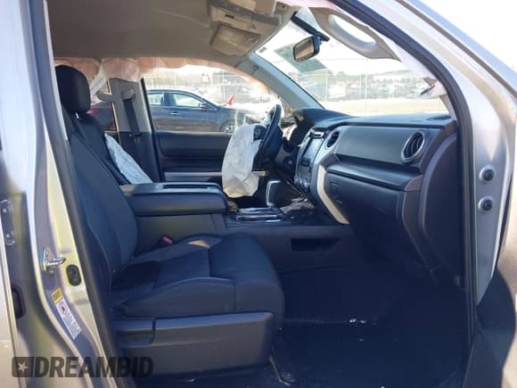 ✅ 2016 Toyota Tundra SR5 • VIN: 5TFRW5F1XGX201537 • Лот: 41396181. Опубликован ранее на IAAI с пробегом 133 968 миль. Бесплатный доступ к архиву аукционных продаж из США и подробный отчёт об истории автомобиля на DreamBid. Изображение 5.