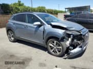 ✅ 2018 Hyundai Kona Limited • VIN: KM8K33A59JU154031 • Лот: 59449424. Опубликован ранее на Copart с пробегом 45 894 миль. Бесплатный доступ к архиву аукционных продаж из США и подробный отчёт об истории автомобиля на DreamBid. Изображение 4.