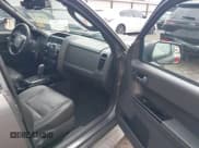 ✅ 2010 Ford Escape Limited • VIN: 1FMCU0E70AKA04168 • Lot: 42881736. Listed on IAAI with 184,486 mi. Free auction sales archive from the USA and detailed vehicle history report at DreamBid. Image 5.