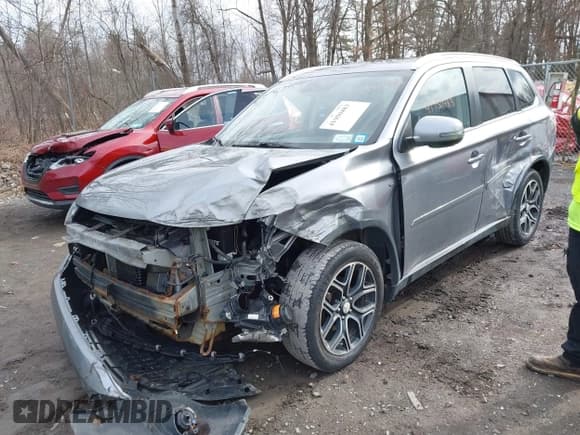 ✅ 2015 Mitsubishi Outlander GT • VIN: JA4JZ4AXXFZ013009 • Lot: 41950483. Listed on IAAI with 126,618 mi. Free auction sales archive from the USA and detailed vehicle history report at DreamBid. Image 17.