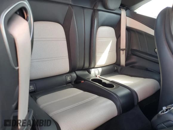 ✅ 2019 Mercedes-Benz C 63 S AMG • VIN: WDDWK8HB9KF847338 • Lot: 60233875. Listed on Copart with 38,406 mi. Free auction sales archive from the USA and detailed vehicle history report at DreamBid. Image 10.