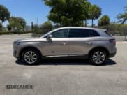 ✅ 2020 Lincoln Nautilus Standard • VIN: 2LMPJ8J93LBL15854 • Lot: 57672975. Listed on Copart with 37,398 mi. Free auction sales archive from the USA and detailed vehicle history report at DreamBid. Image 12.