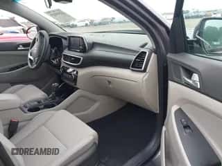 2021 Hyundai Tucson SE z VIN KM8J23A46MU336831, wystawiony jako IAAI lot #43334439 z przebiegiem 25 348 mil mil oraz . Historia ofert i sprzedaży dostępna na DreamBid. Obrazek 5.